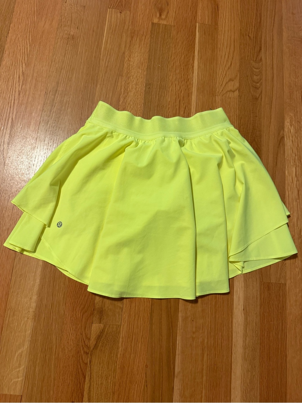 lululemon athletica Women’s Neon Yellow Athletic Skirt sz 6